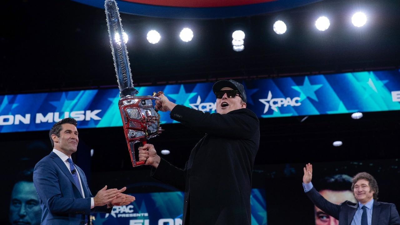 Elon Musk chainsaw DOGE Javier Milei - Video: Elon Musk waves chainsaw ...